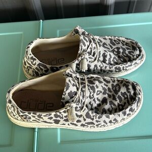 Hey Dude Wendy Leopard